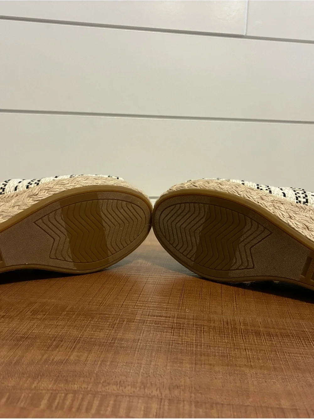 Toms Black & White Striped Espadrille Wedge Peep-Toe 7.5